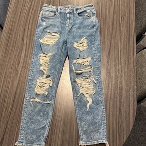 American Eagle Outfitters Light Blue Distressed Mom Jeans Size 4 Regular